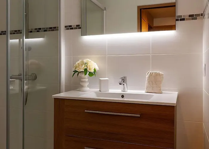 Confortable Pour 6 A Courchevel, Acces Direct Aux Pistes - Fr-1-864-2